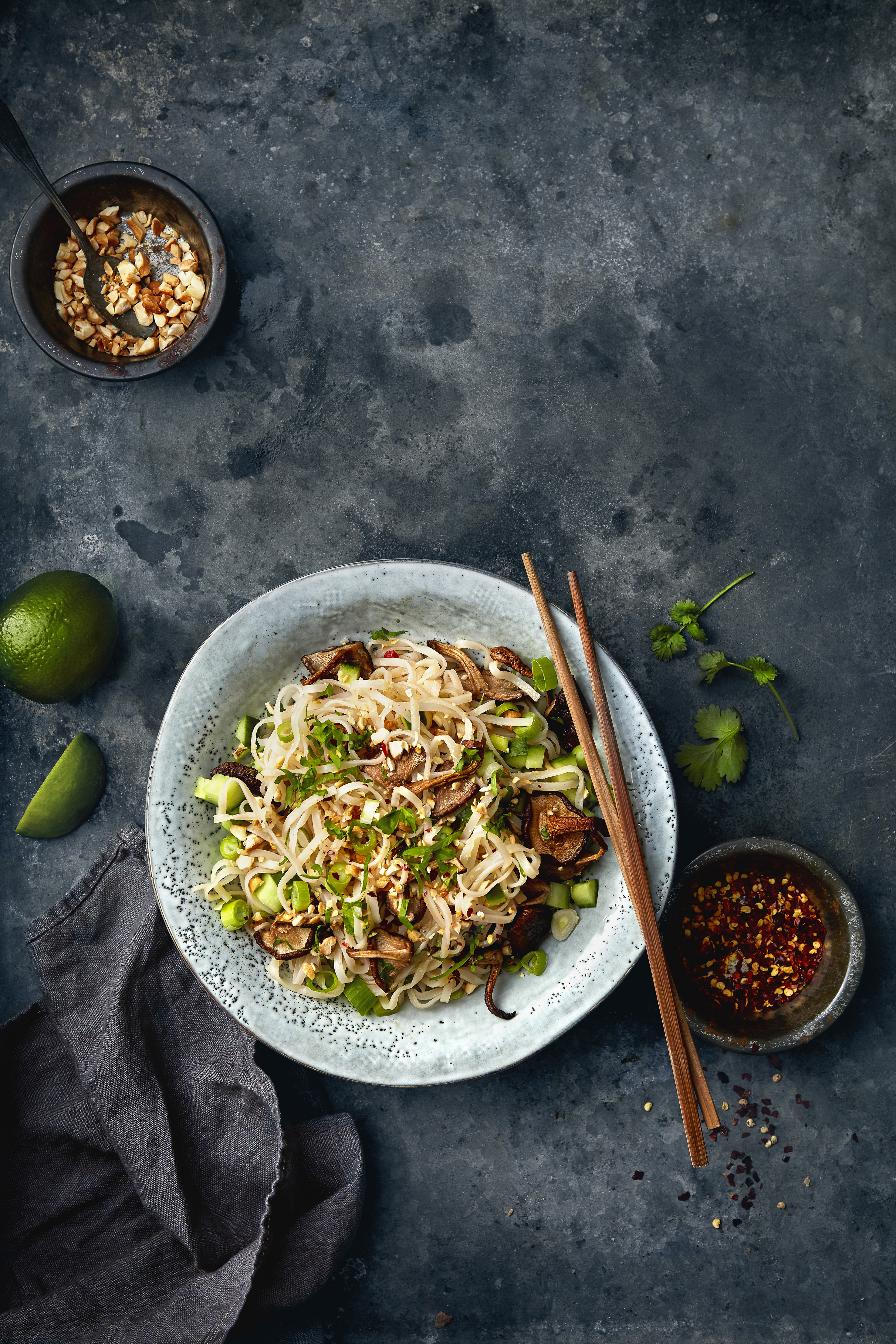 Thaiwok med kyckling och nudlar