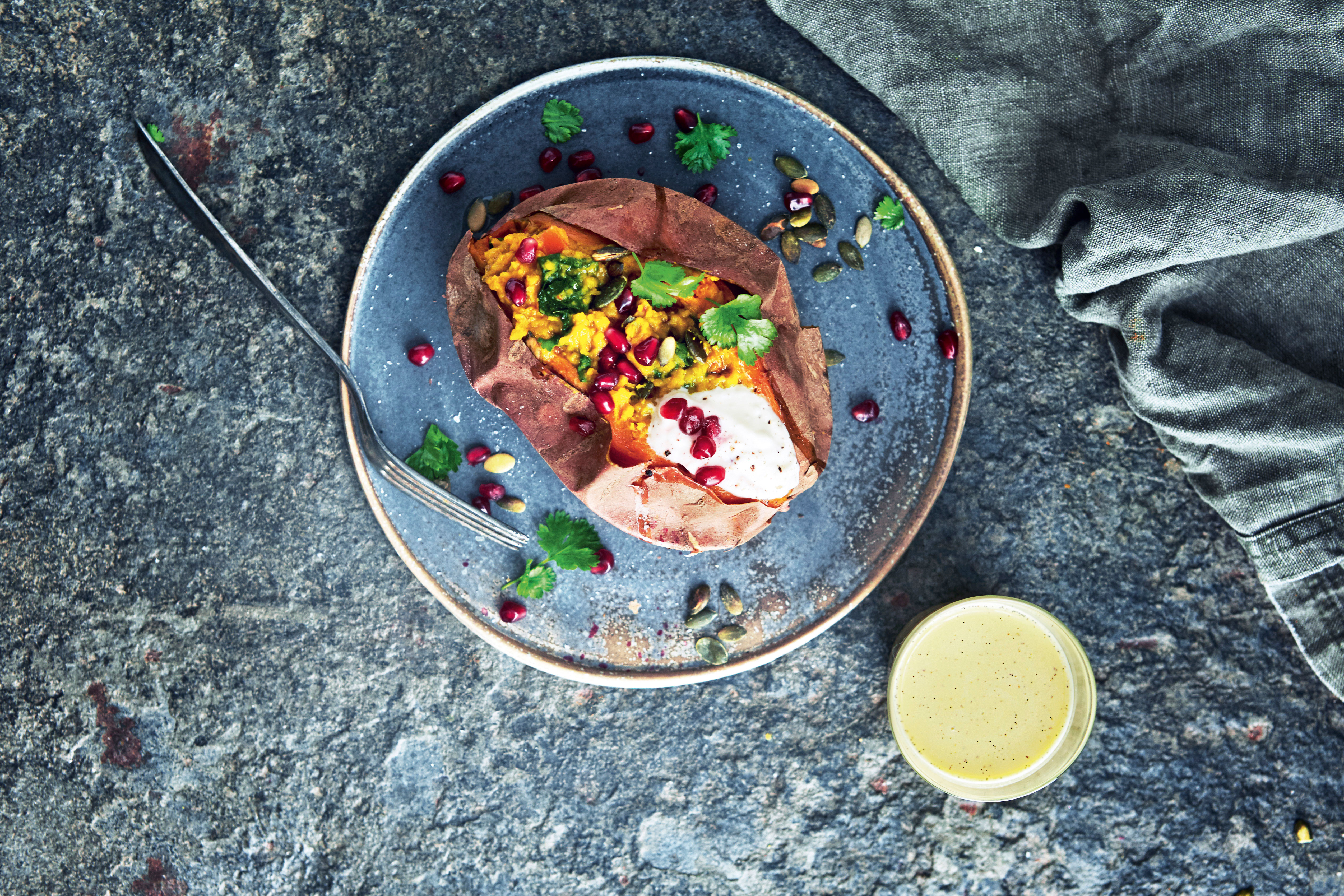 Bakad Stpotatis Med Indisk Linsfyllning Green Kitchen Stories Bakad Stpotatis Med Indisk Linsfyllning Green Kitchen Stories