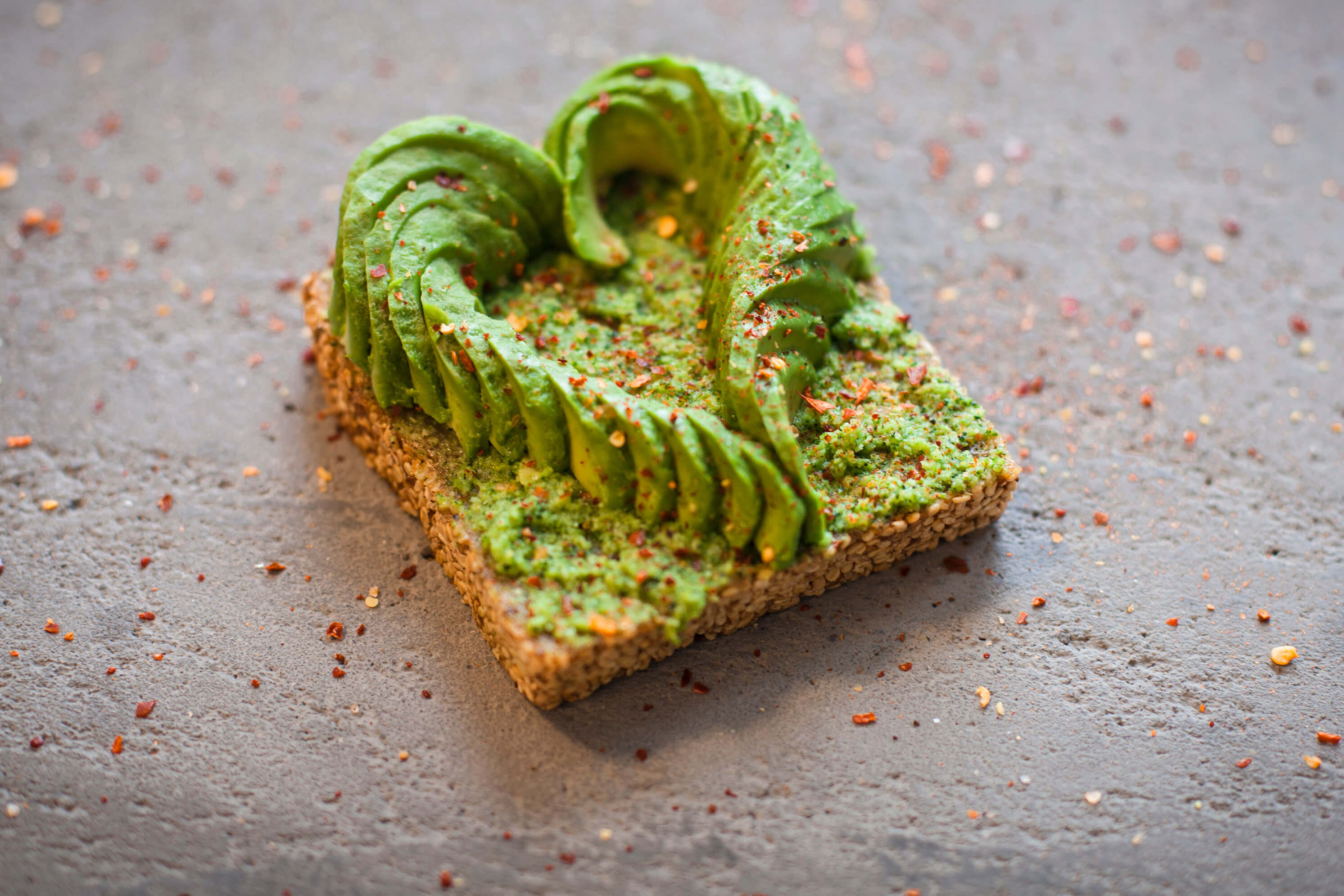 Avocado on bread with broccoli pesto 