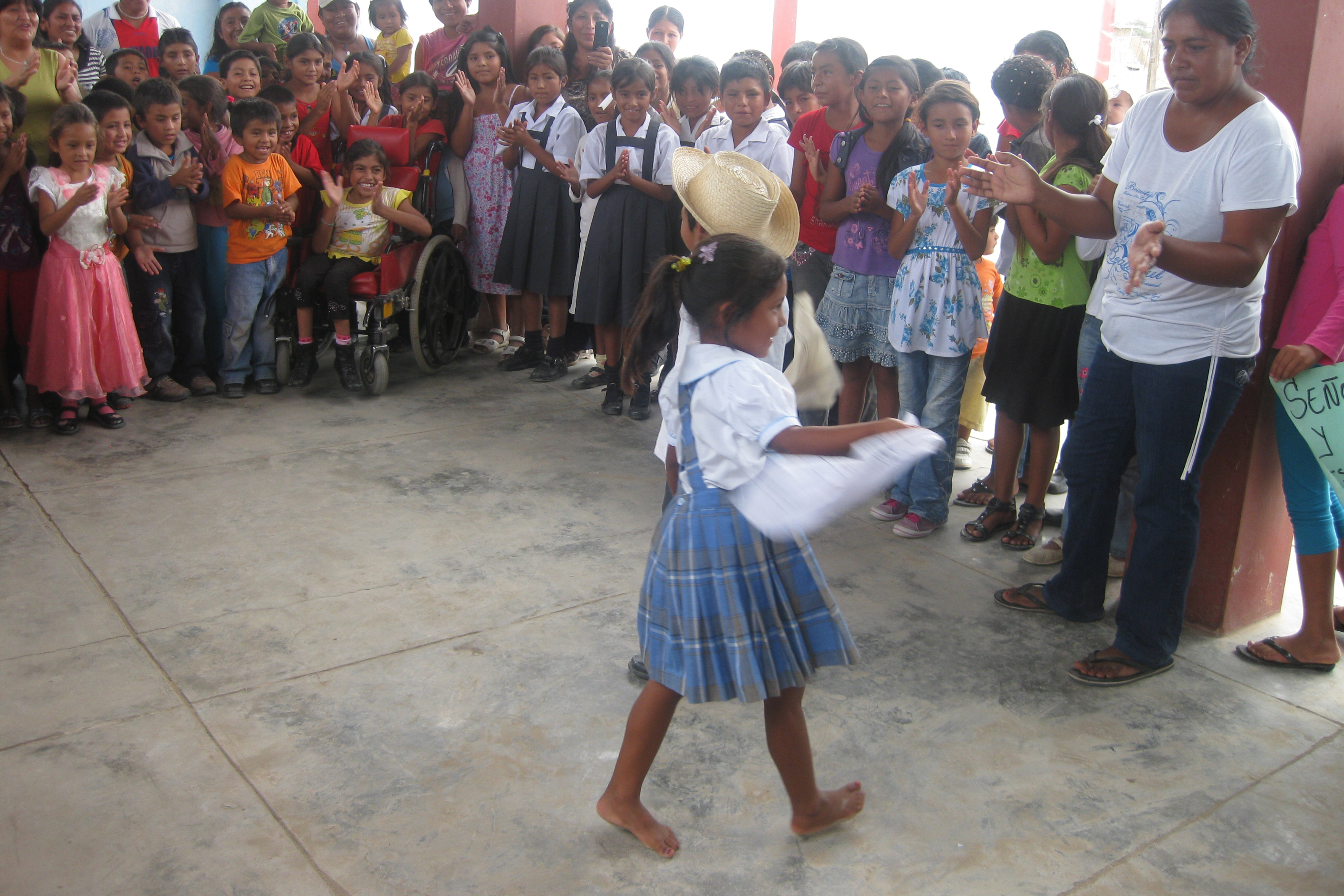 Barn på en skola i Peru.