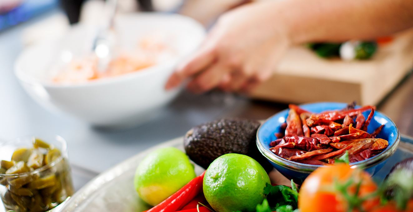  Chili and vegetables are cooked.