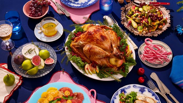 Gardi Ziemassvētku ēdieni uz galda