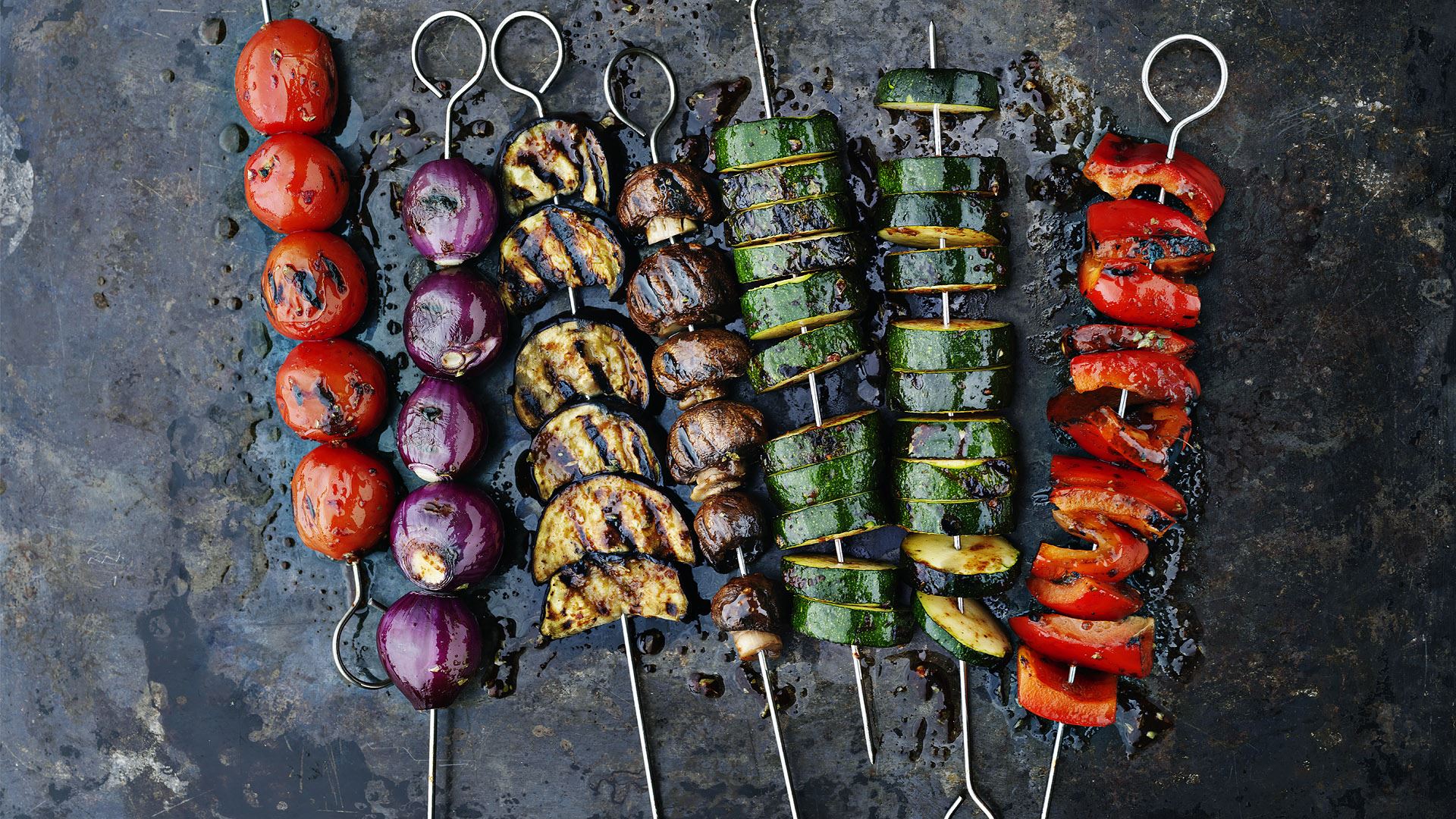 bbq daržovės suvertos ant iešmelių
