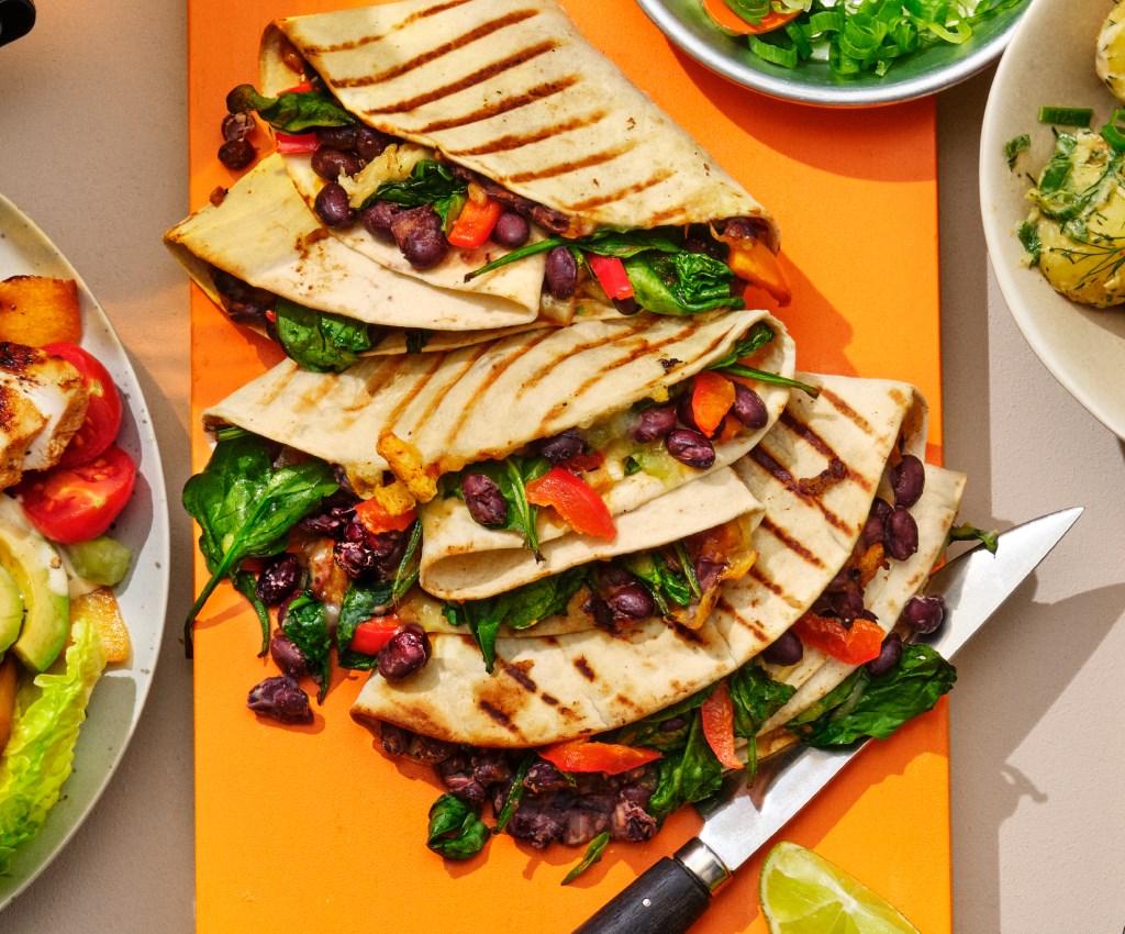 Kesadiljas ar dārzeņu pildījumu