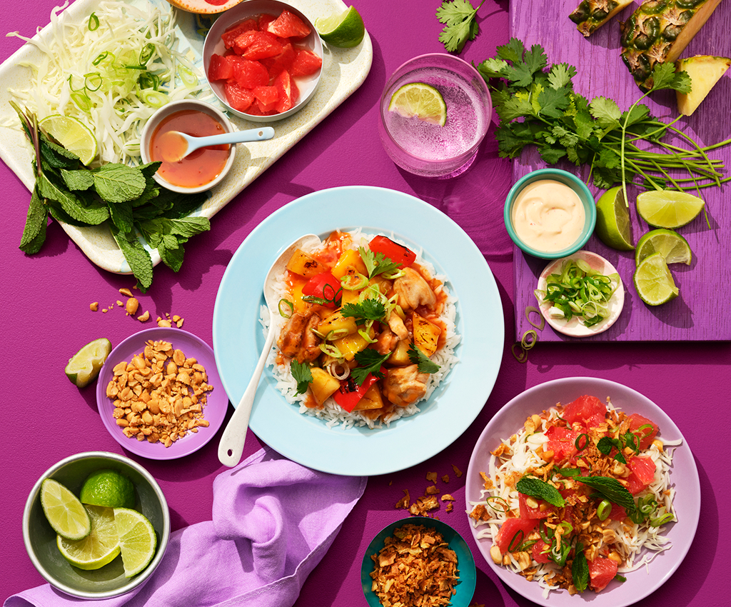 Saldskābais vistas voks ar rīsiem un  rozā greipfrūtu salātiem