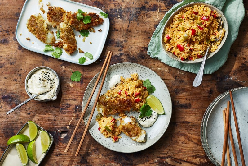 Poisson pané au curry et riz à la noix de coco