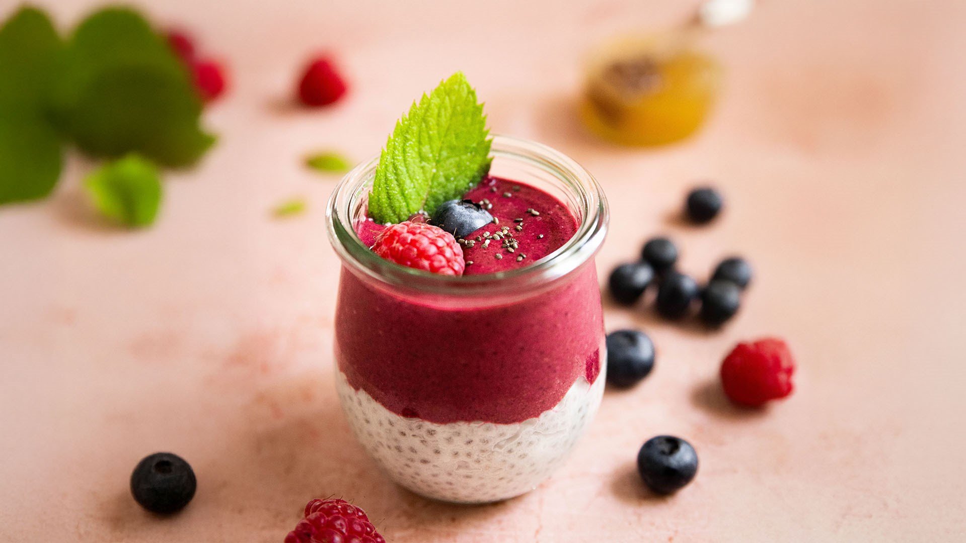 Mustika-vaarika chia-puding