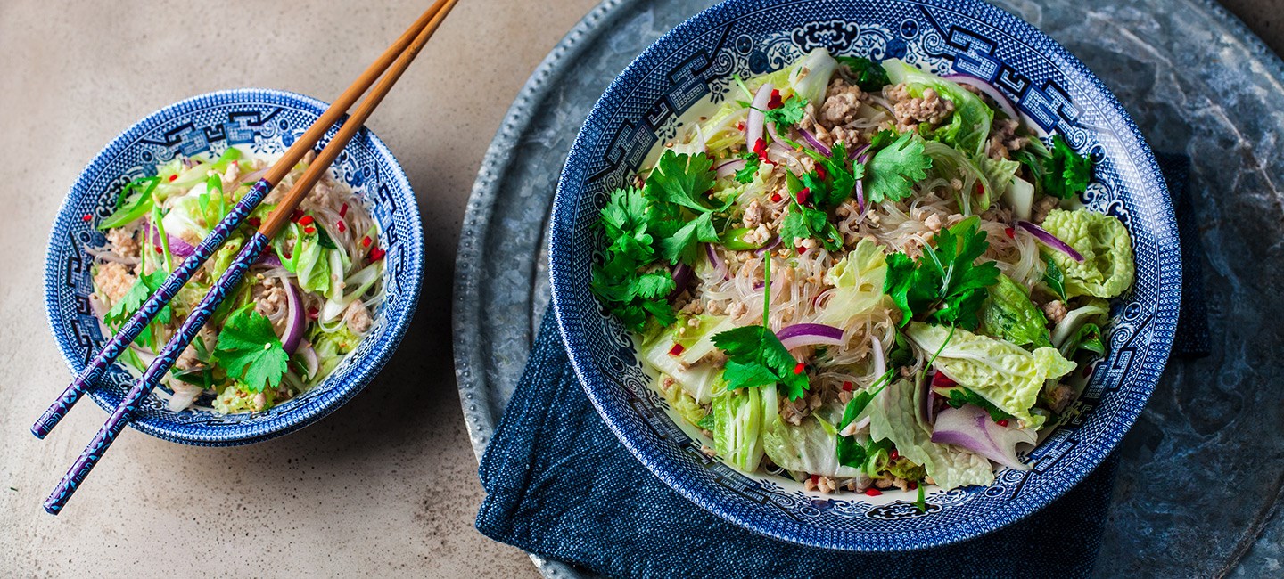 Glasnudelsallad med kycklingfärs