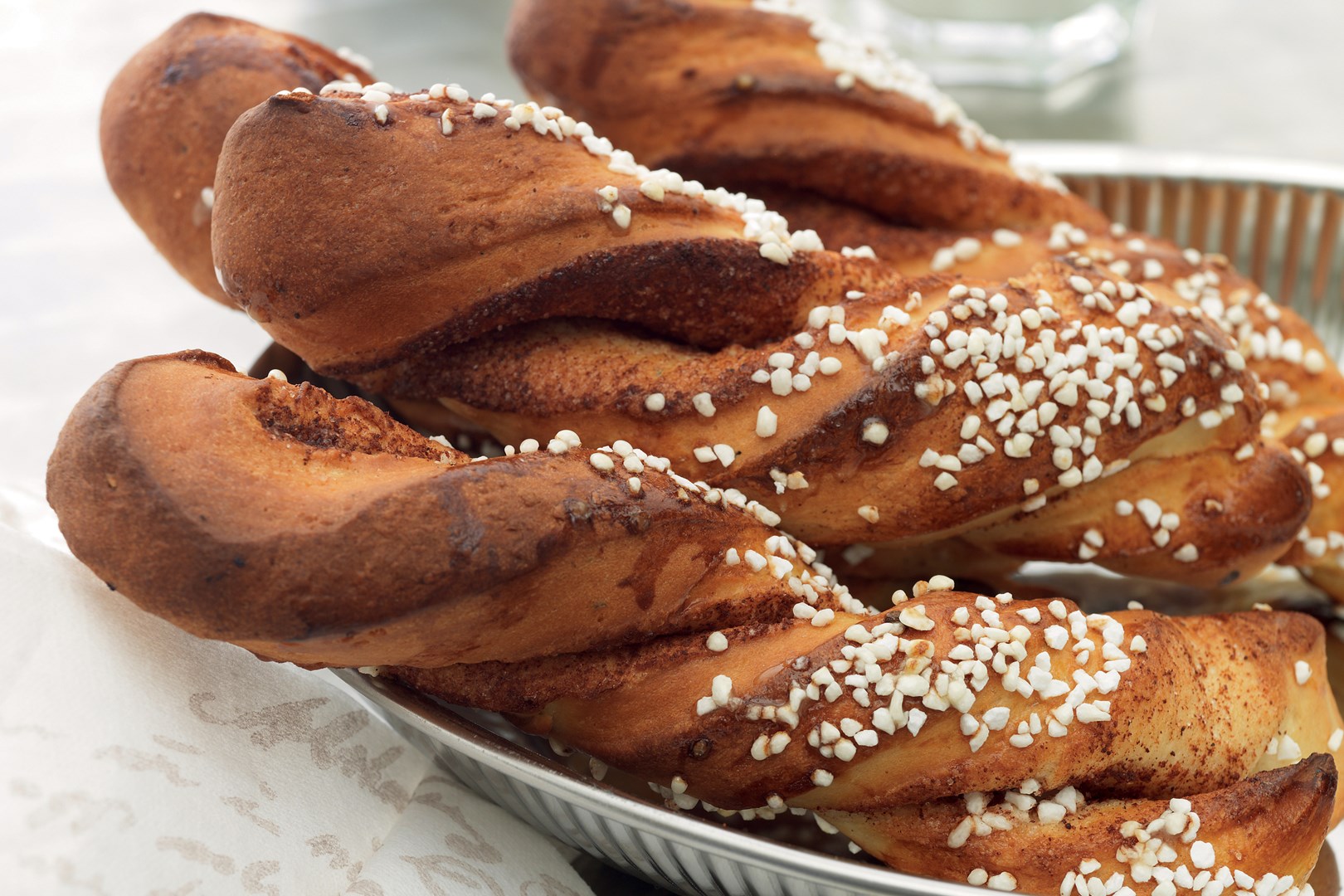 Kanelsnurra med kardemumma och pärlsocker