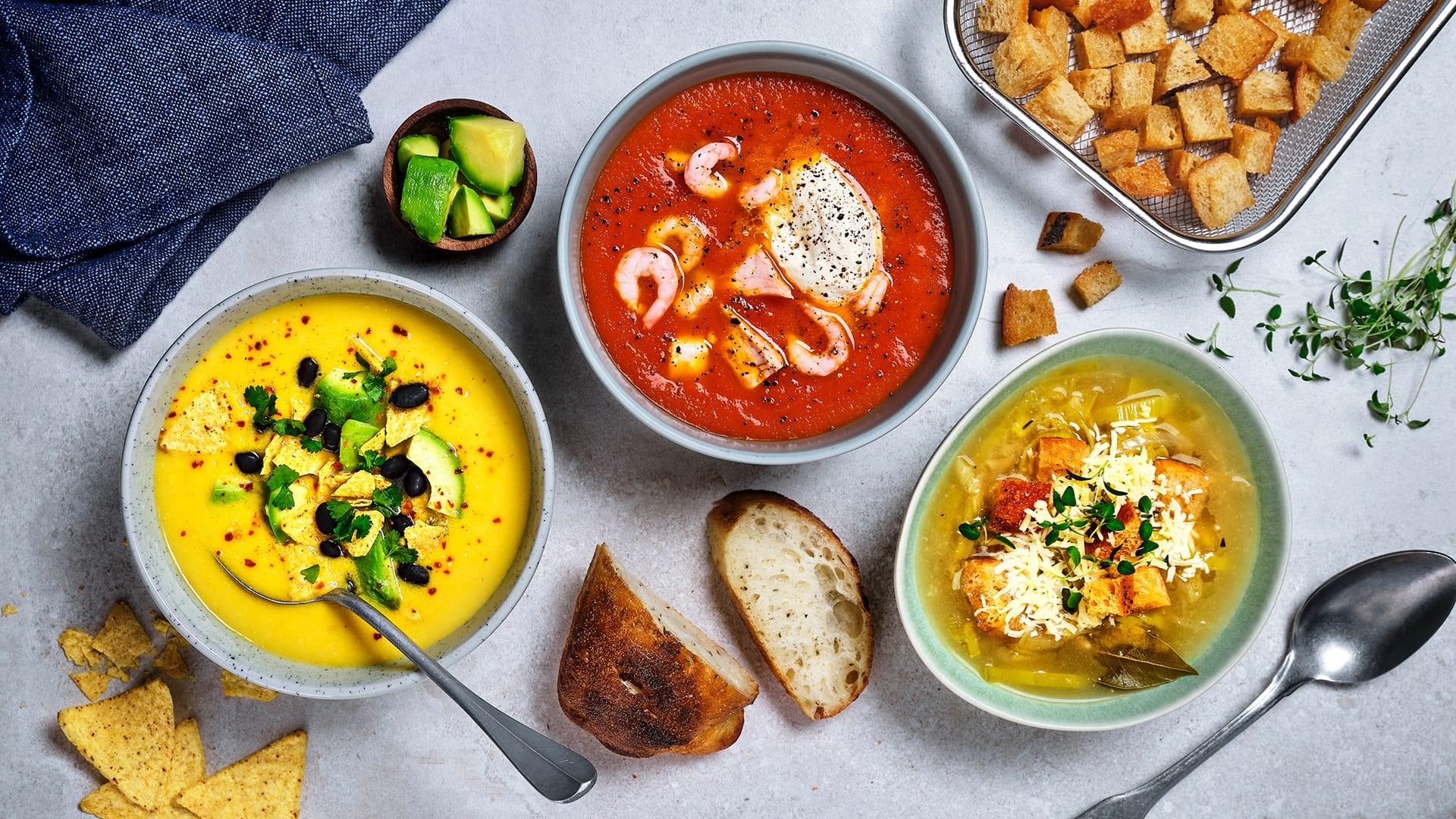 Tre raske vegetariske supper i skåler