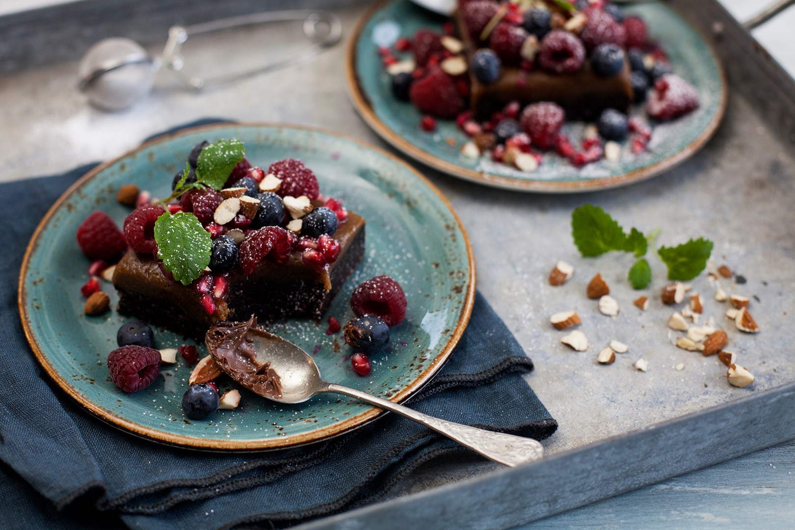 vegan brownie marjadega taldriku peal