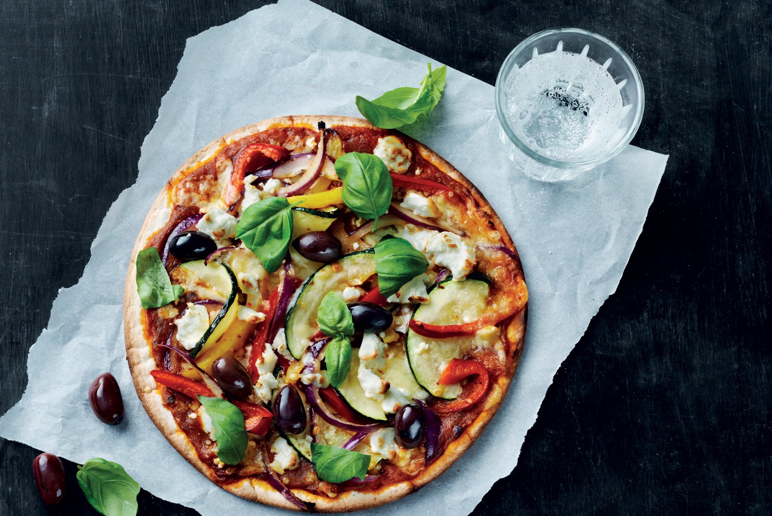 Tortillapizza med feta og oliven