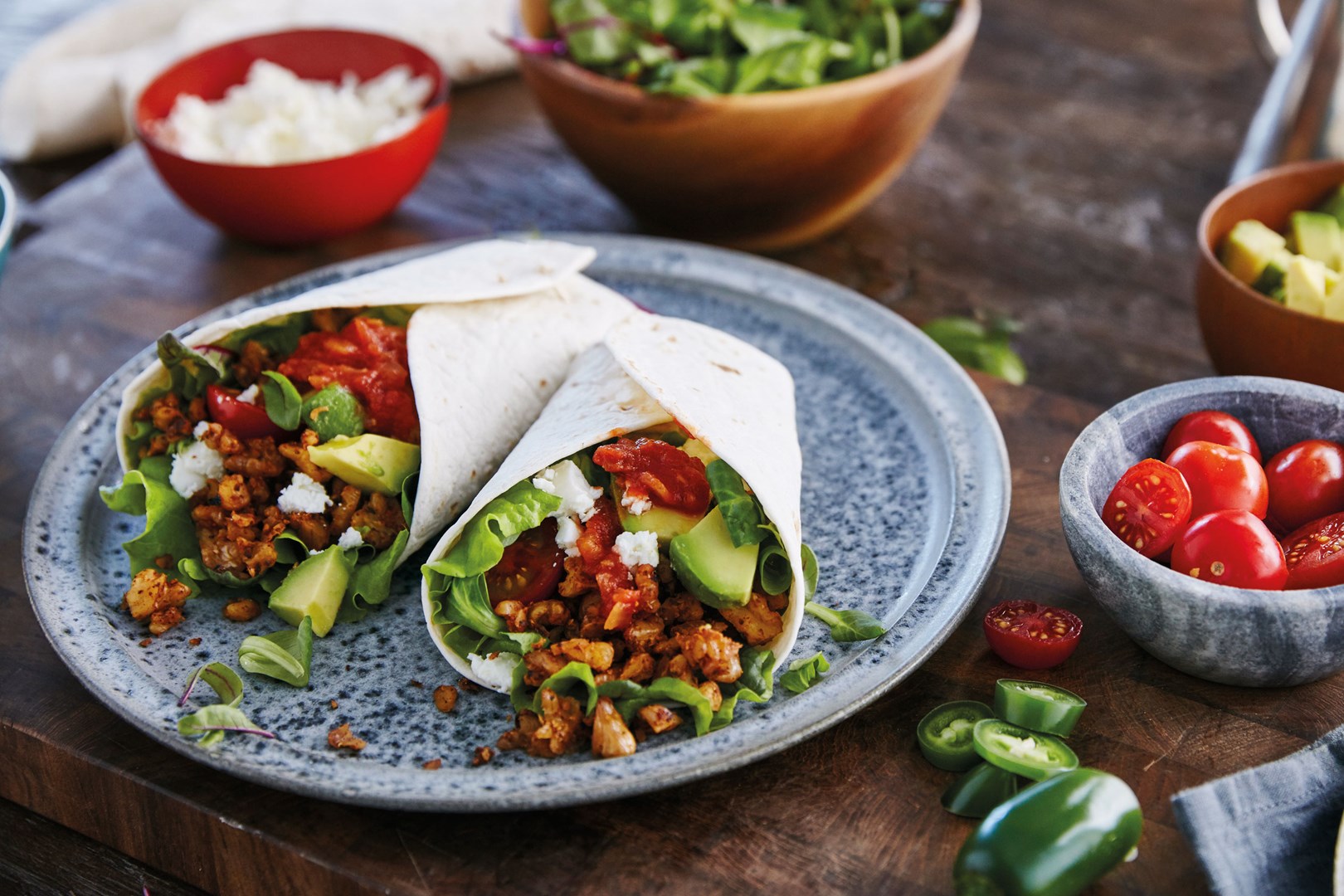 Vegetarisk taco med valnøtter og fetaost