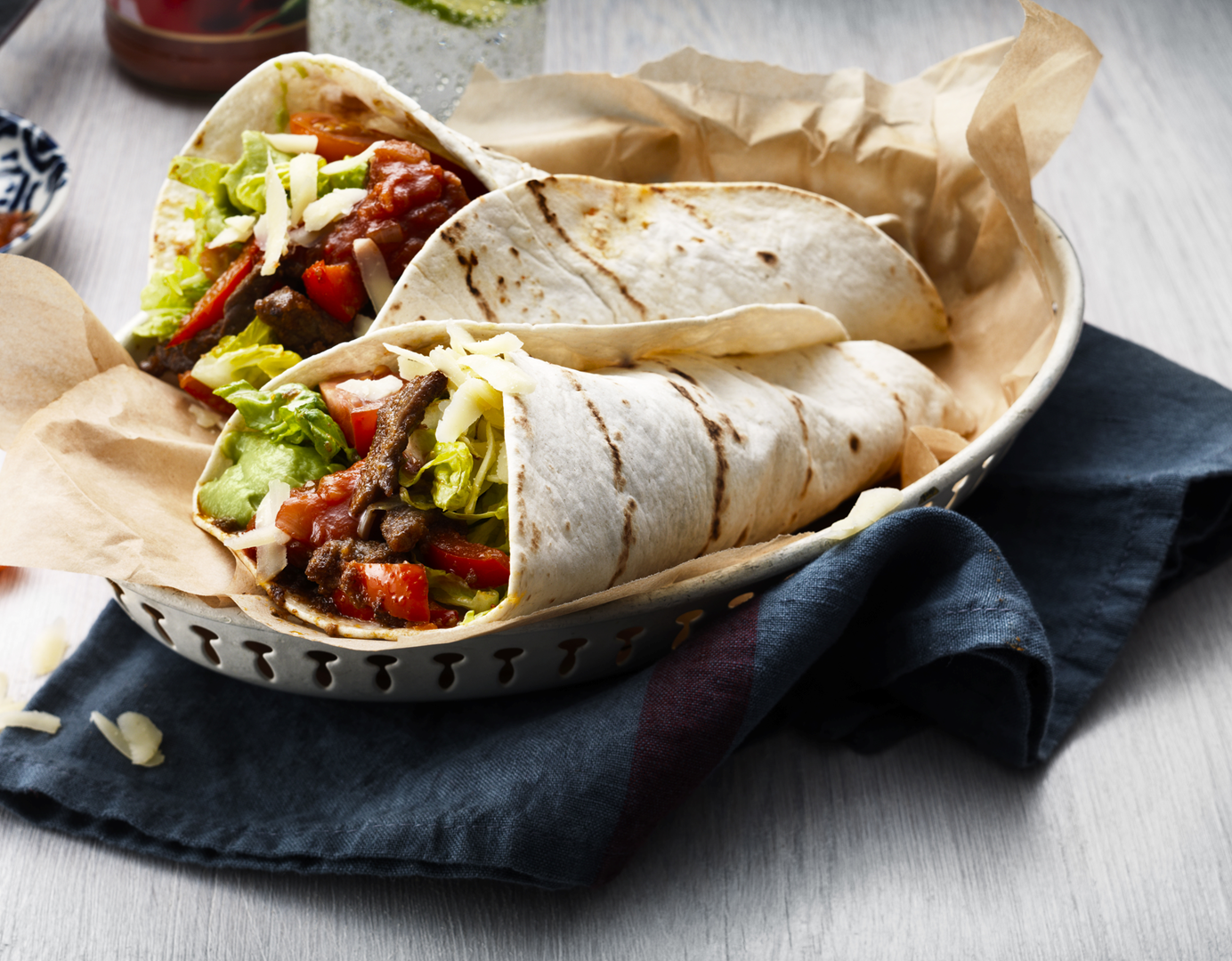 Burrito met gekruide rundvleesreepjes en guacamole 