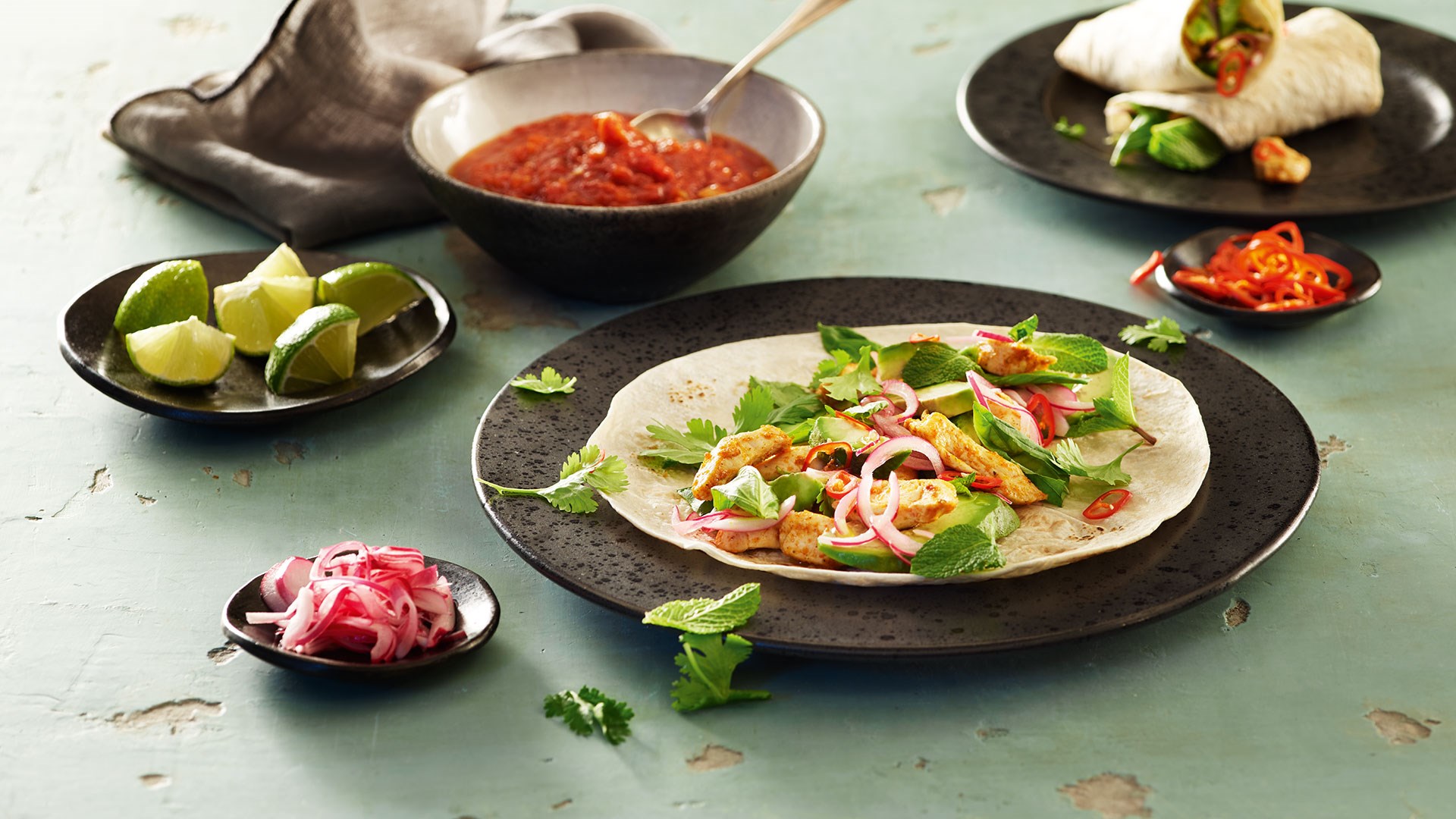 Lune fajitas med kylling og avocado