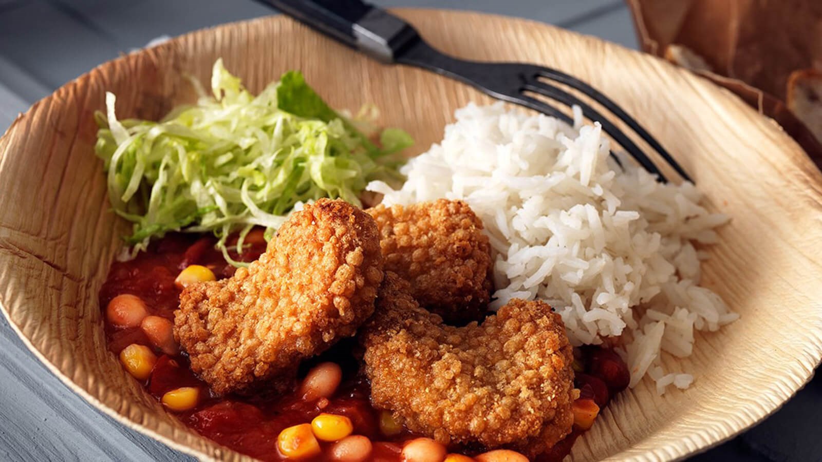 Chicken nuggets med bönsalsa & basmatiris