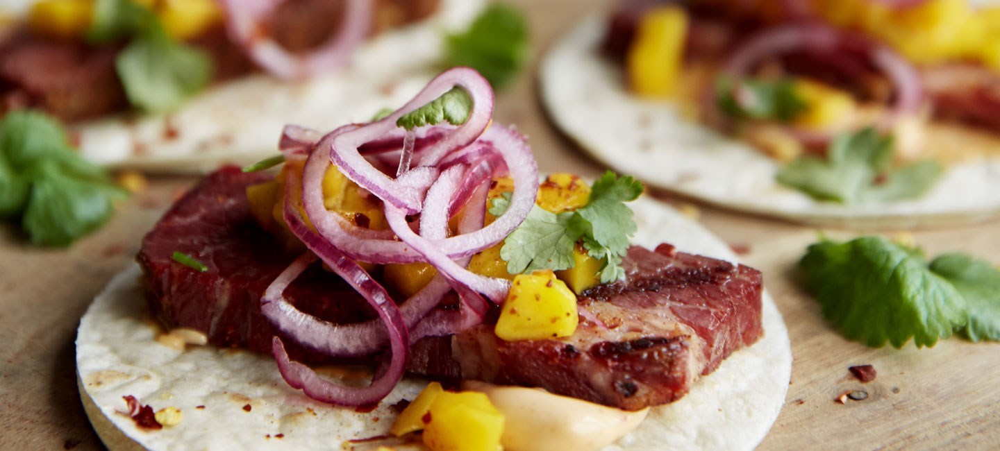 Madalküpsetatud veiserind marineeritud sibulate ja chipotle kastmega