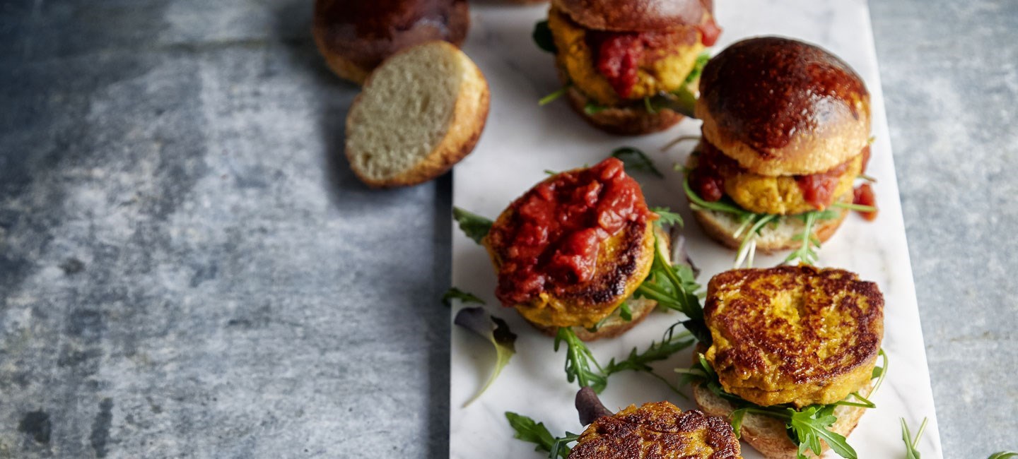 Morkų suvožtinis su BBQ prieskoniais ir anakardžiais