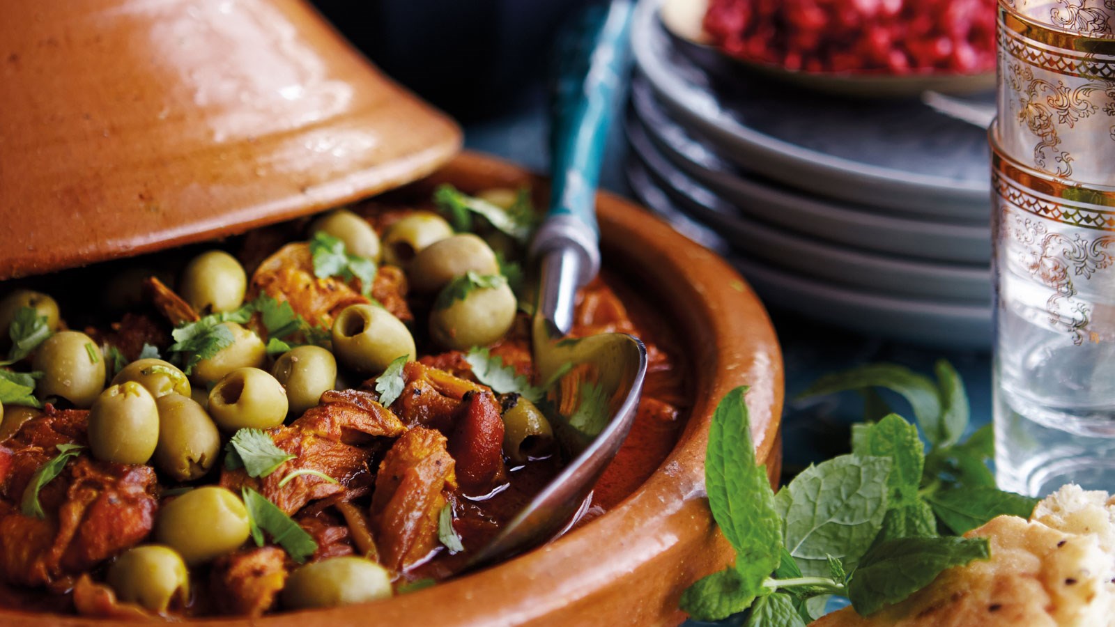 Tajine met kip, ui en olijven