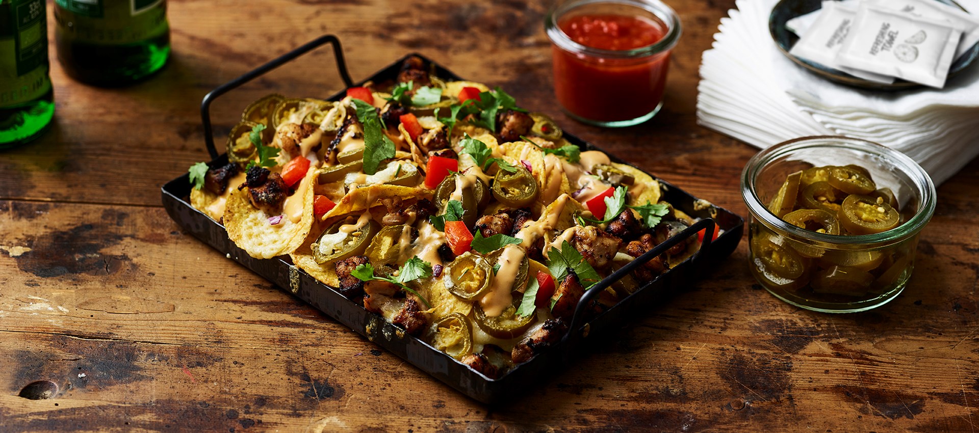 Loaded nachos met chipotle chicken 
