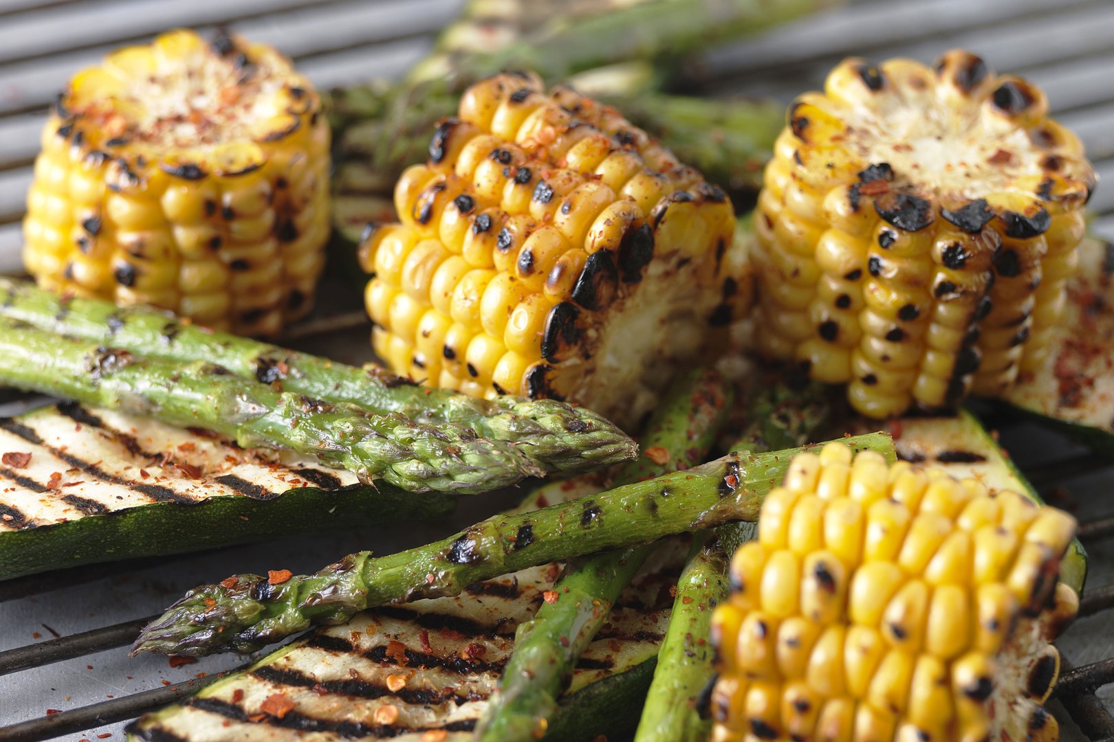 Grillades de maïs, courgette et asperge