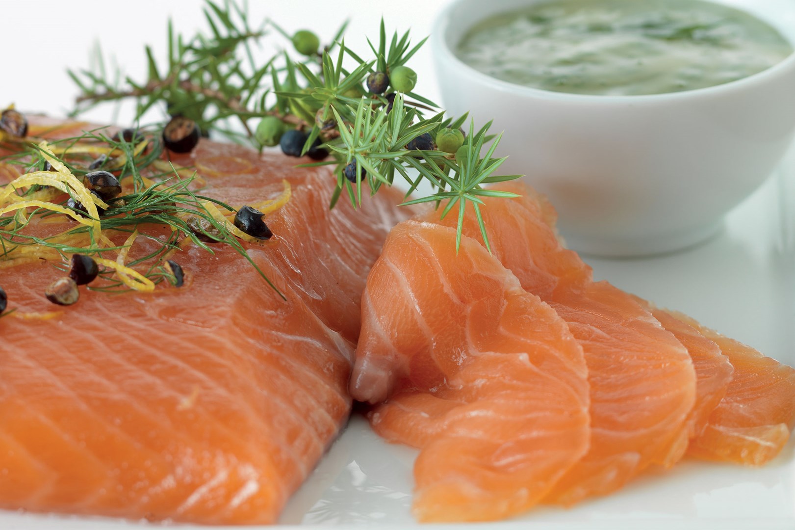 Gemarineerde zalm met jeneverbessen