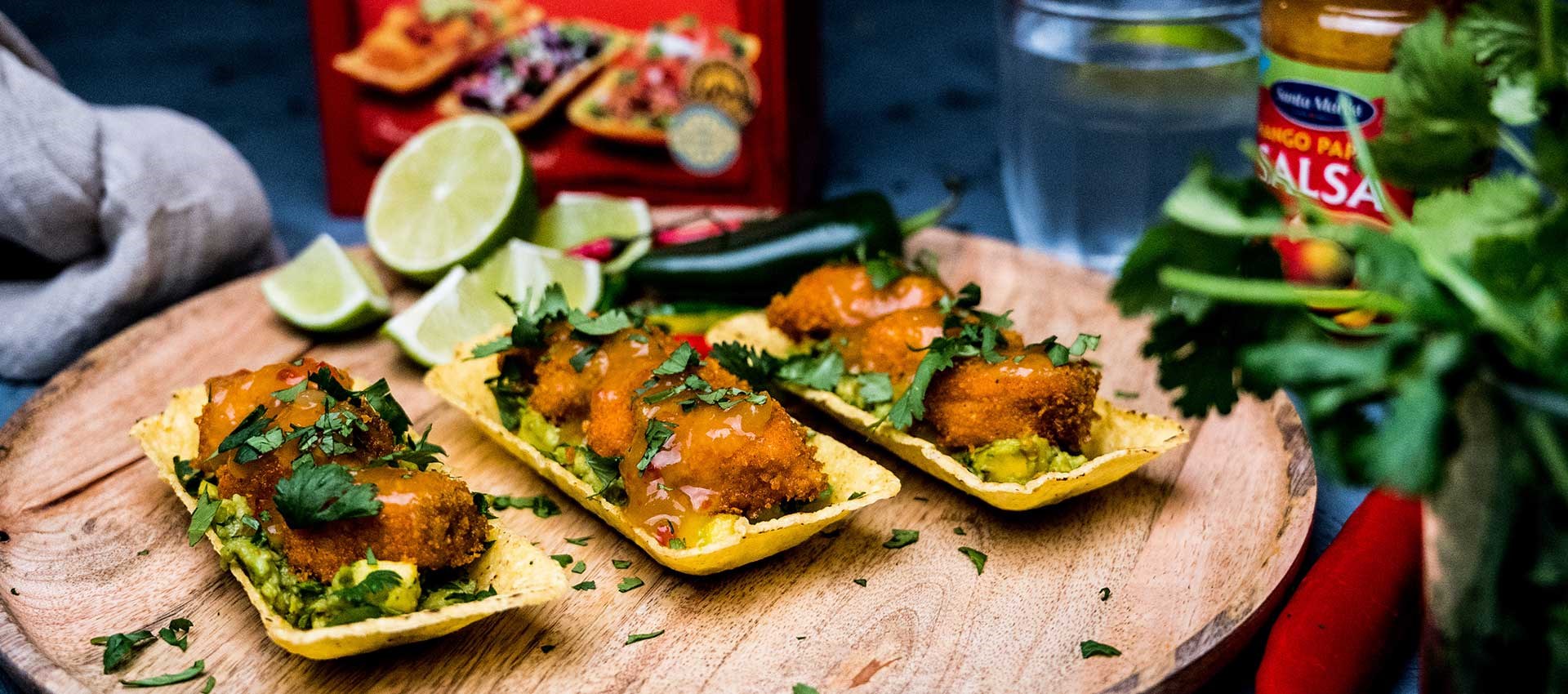 Taco med panert laks og mango- og papayasalsa