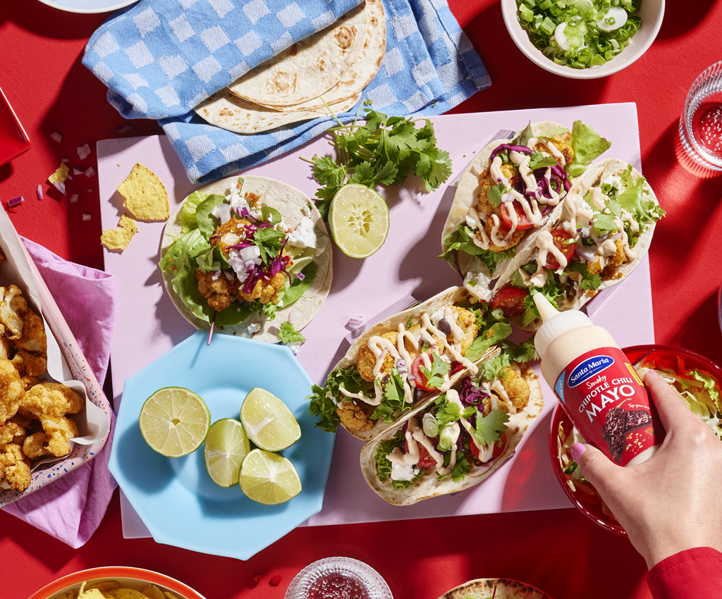 Krokante bloemkooltaco's met chipotle-mayo topping