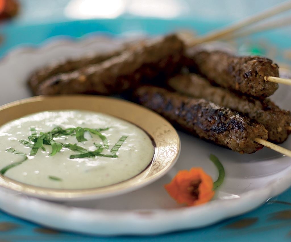 Kebaba iesmiņi ar jauktu malto gaļu vai jēra malto gaļu un Garam Masala