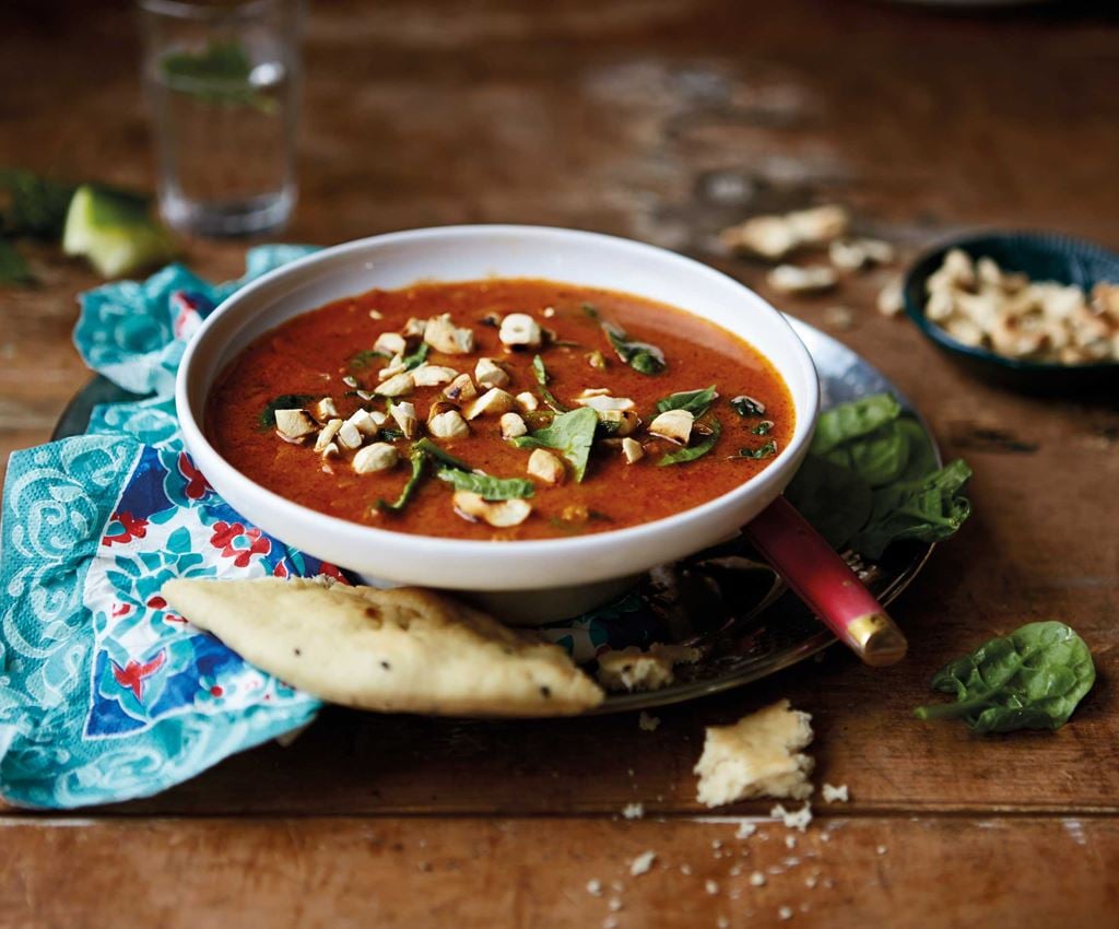 Tikka Masala tomatisupp läätsede ja spinatiga