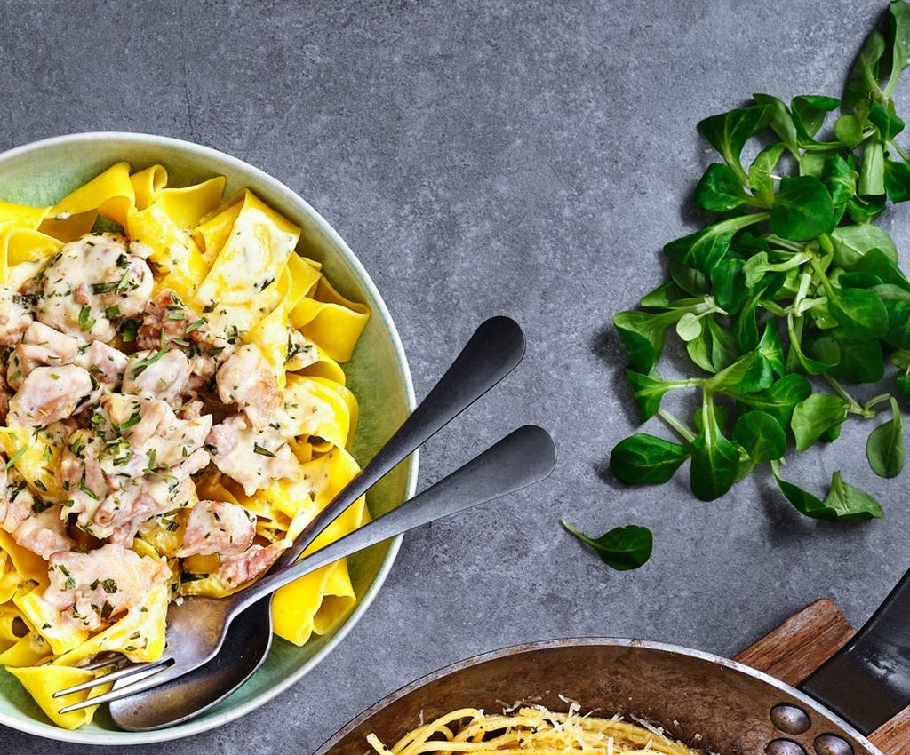 Pâtes au poulet et à la sauce crémeuse à l’estragon