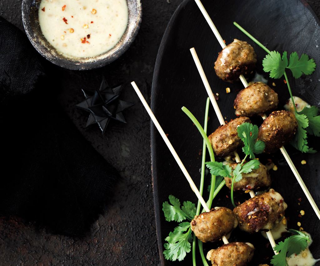 Frikadeller med peanutdip