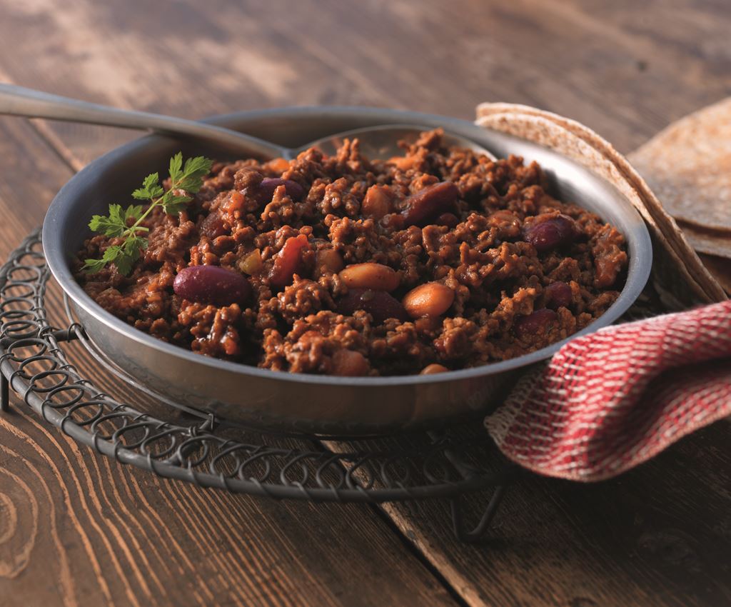 Chili con carne geserveerd in een schaal