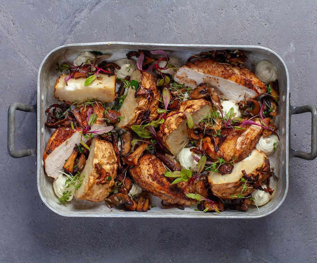  Oven tray with celeriac, chicken and mushrooms