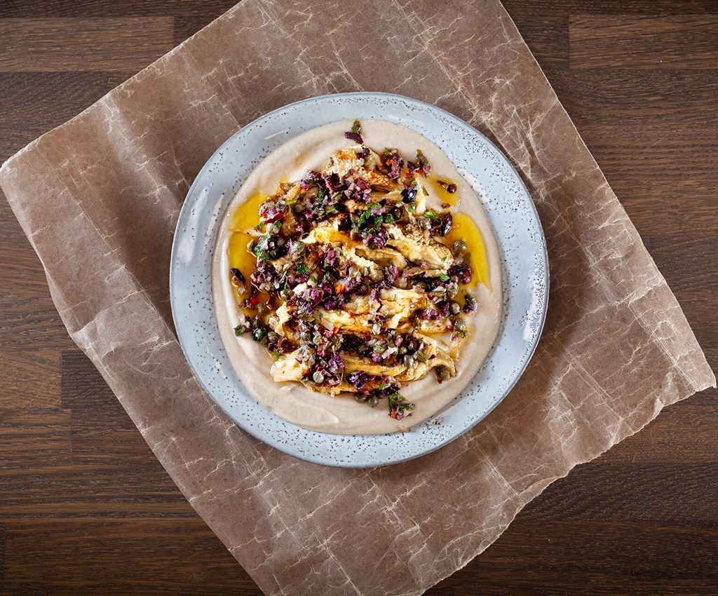 Jerusalem artichoke puree topped with oven-baked eggplant and vinegar