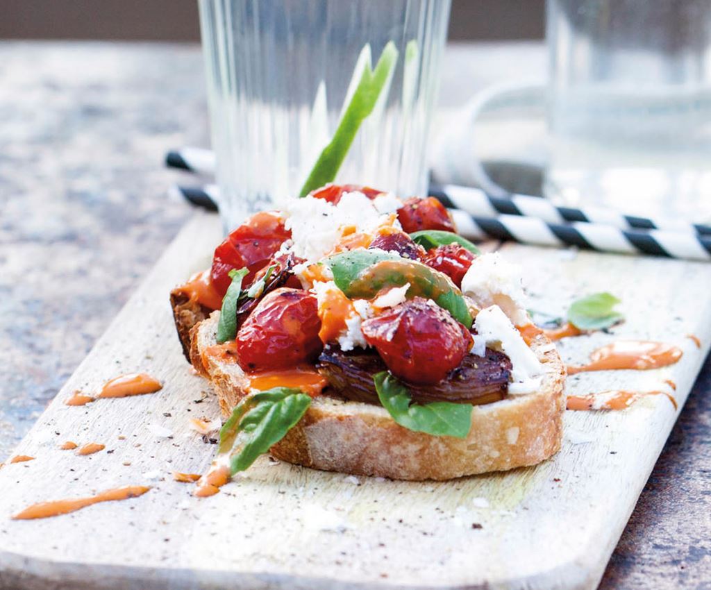 Stekte tomater og sjalottløk på toast 