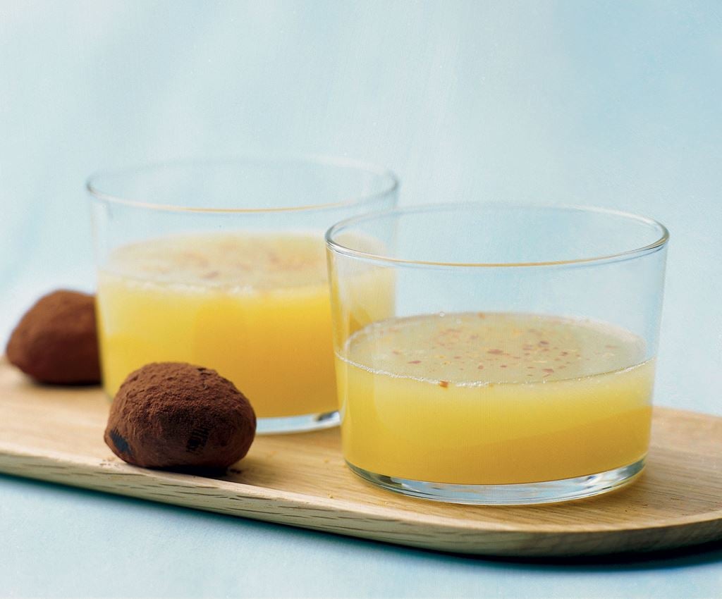 Soupe à l’ananas aux truffes chocolat-chili