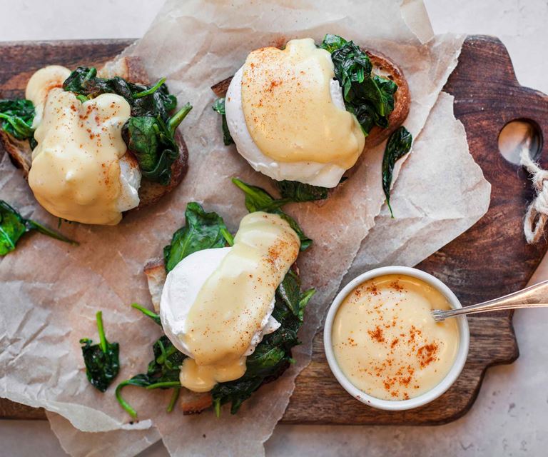 Eggs florentine with spinach