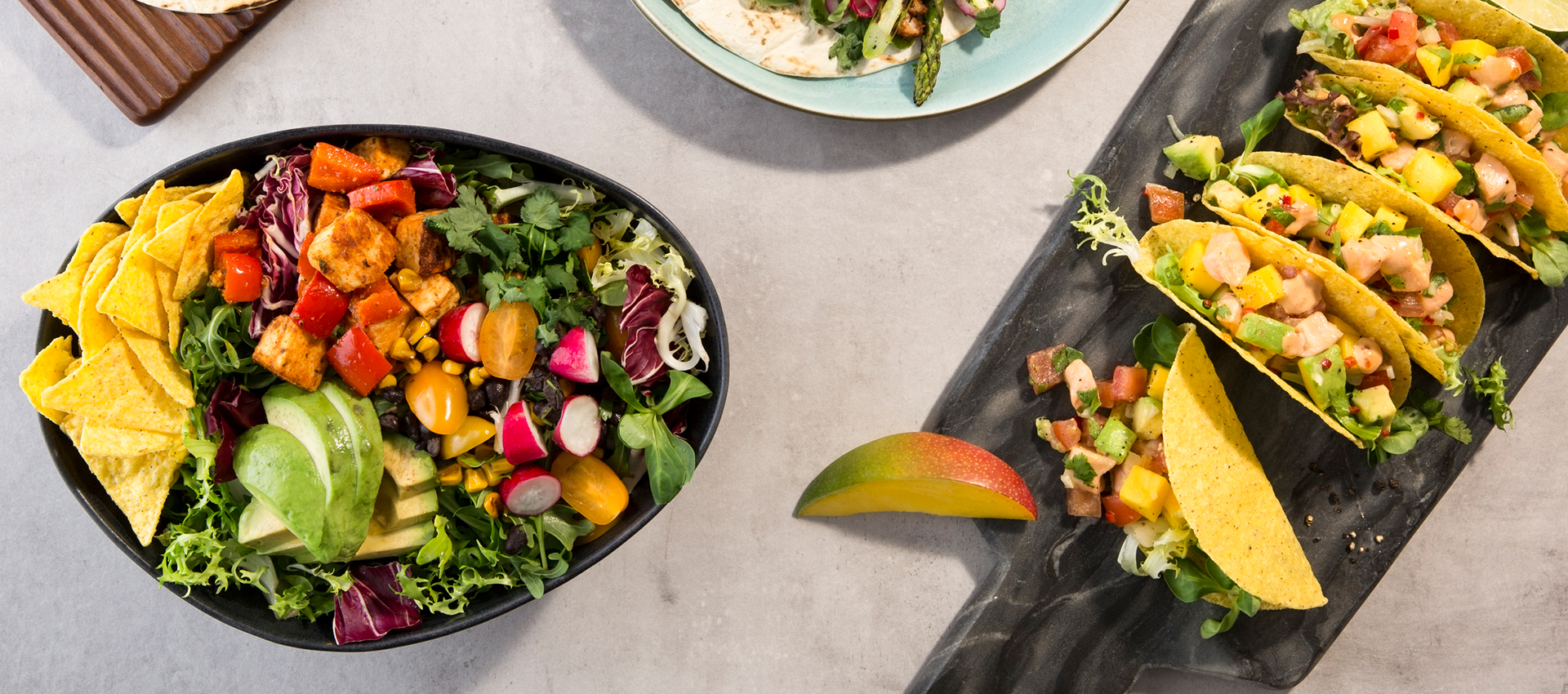 Tacosallad med Halloumi och Paprikadipp