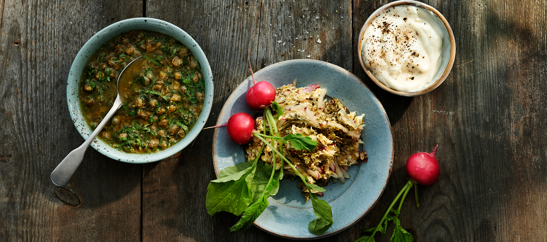 Skålar med kryddsmör med chili, vegansk aioli & Bagna Cauda