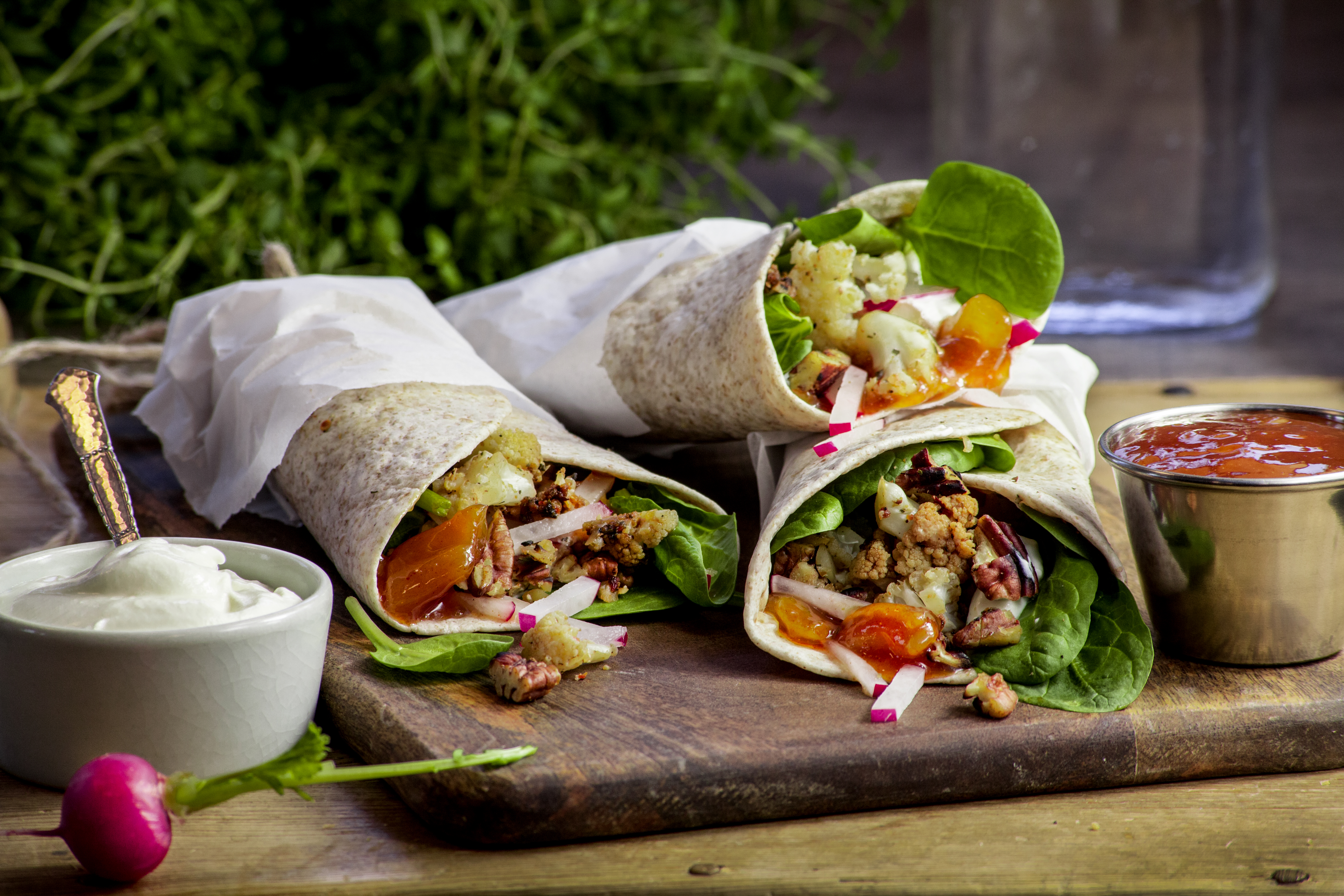 Pulled Blomkål i wrap med pecanötter och lemon chutney