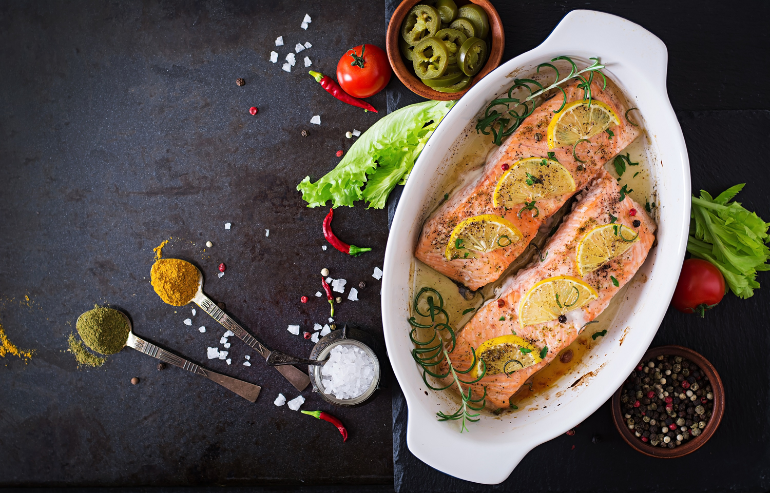 Филе лосося с апельсиновым соусом и перцем
