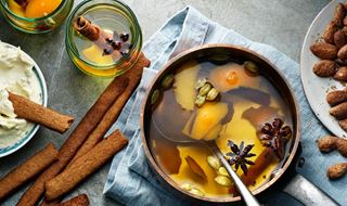 Kastrull med vit glögg