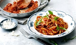 Tallerken med pasta pomodoro | En oppskrift fra Santa Maria