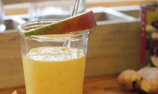 Smoothie med gul mango och saffran