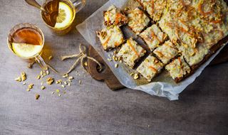 Vegansk Gulrotkake toppet med kokosfrosting