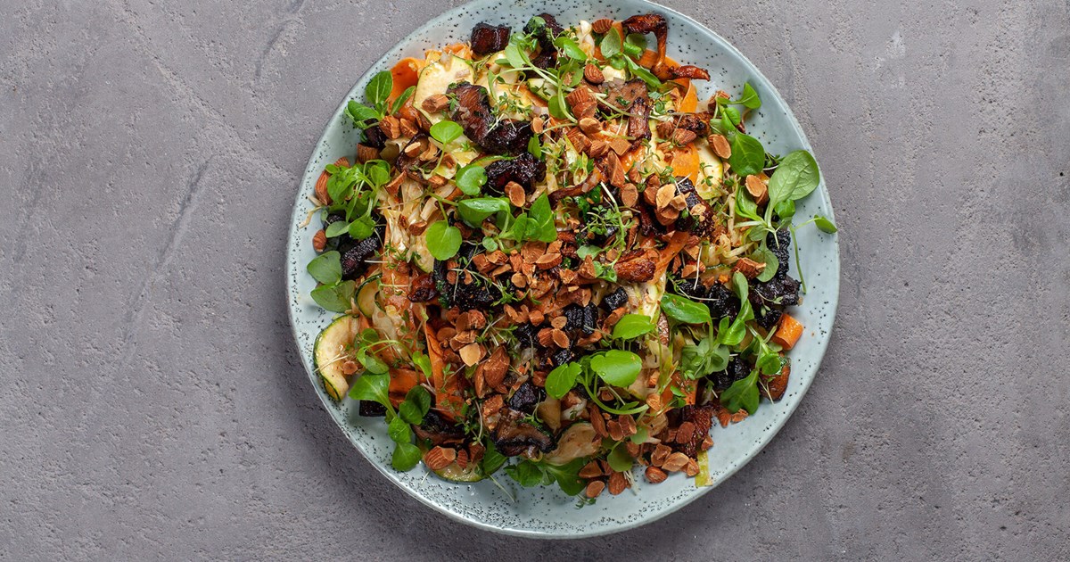 Autumn cabbage salad with vinegar-cooked pork belly | Santa Maria