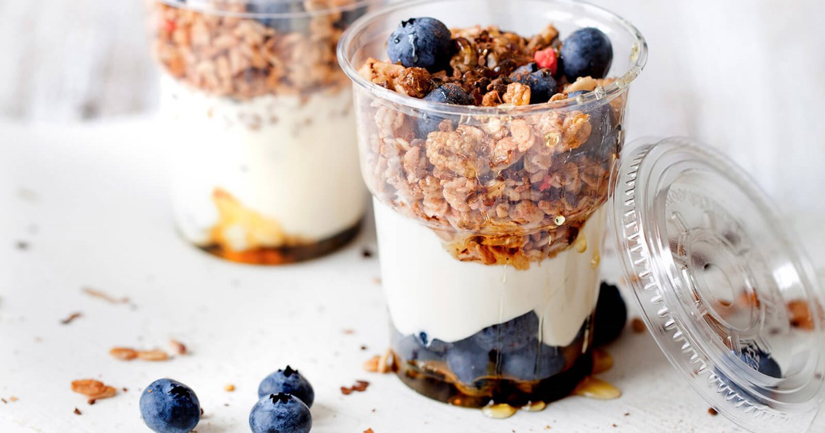 Blueberry granola with crème fraiche A recipe by Santa Maria Foodservice